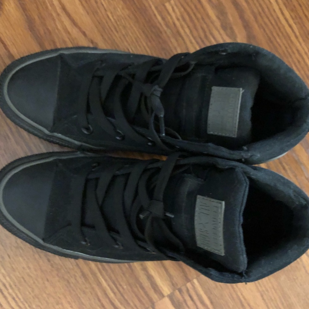 black converse chucks